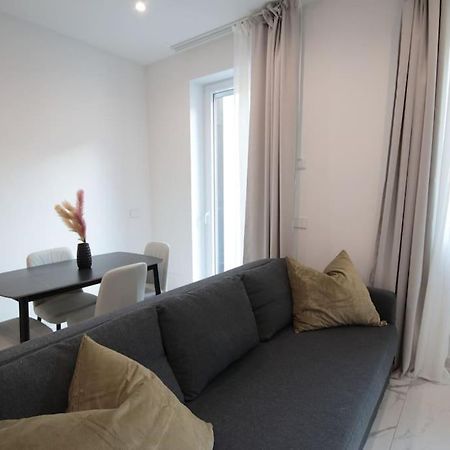 Chiaia Arcoleo House - Sofia Apartment Naples Luaran gambar
