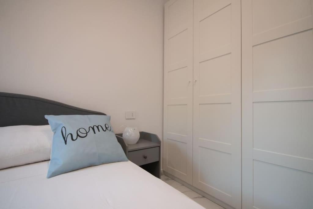 Chiaia Arcoleo House - Sofia Apartment Naples Luaran gambar