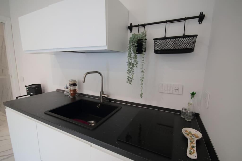Chiaia Arcoleo House - Sofia Apartment Naples Luaran gambar
